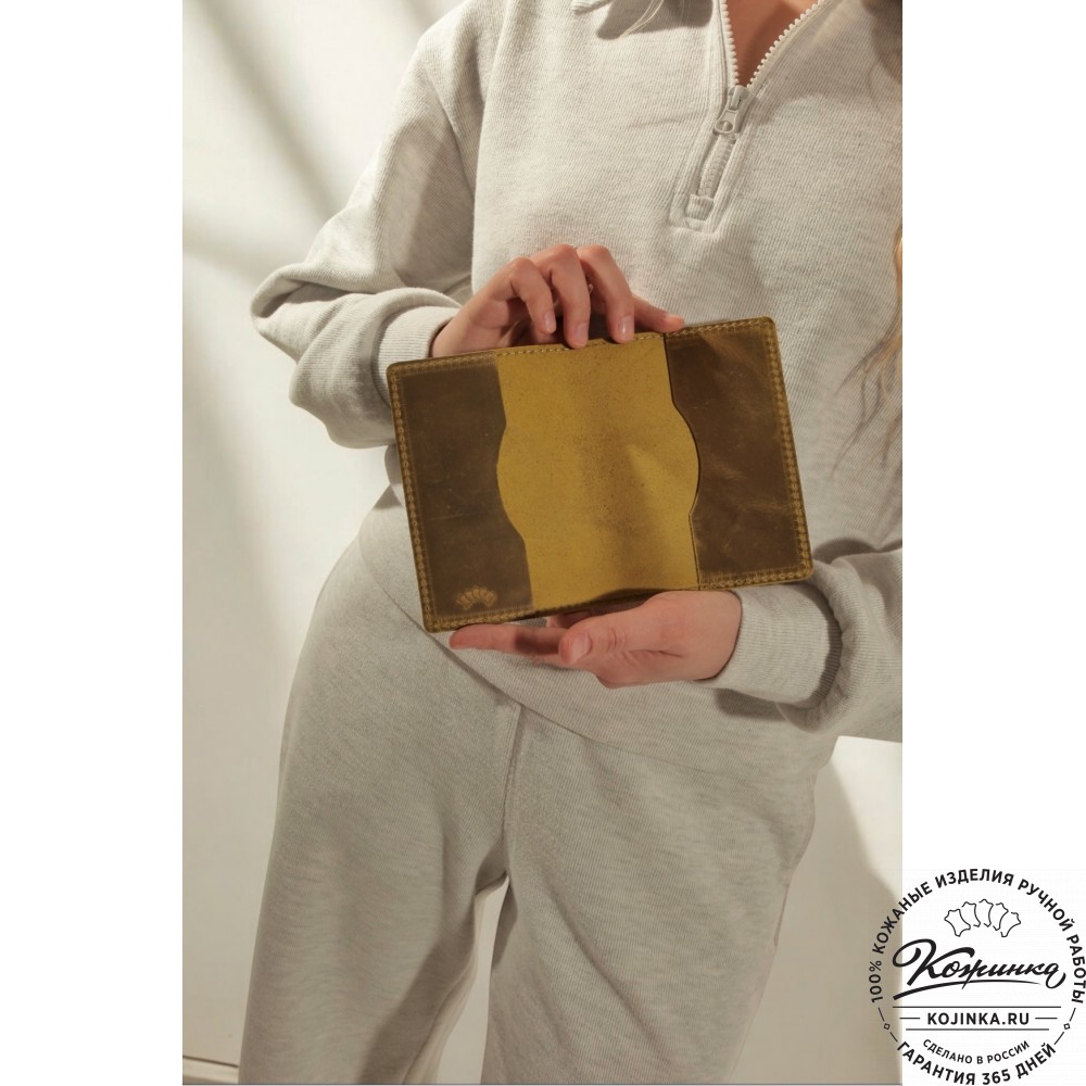  Кожаная обложка на паспорт "Будапешт" "Мотылек"